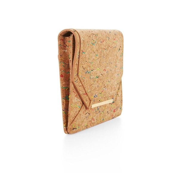 BCBGMAXAZRIA cork clutch - Picture 2 of 2